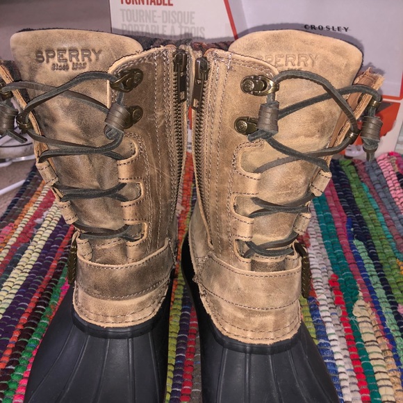 duck boots - Picture 1 of 3